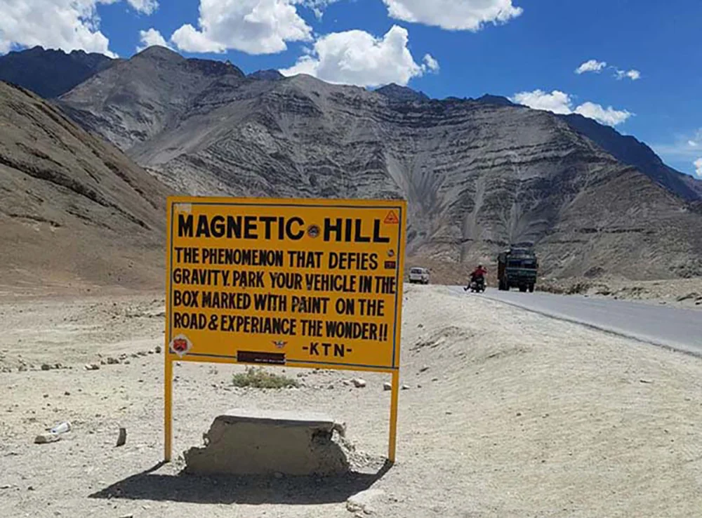 Magnetic Hill Ladakh optical illusion attraction